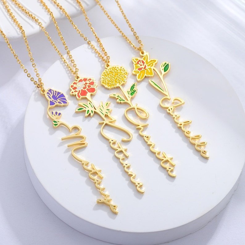 Personalized Birth Name Floral Necklace - Ornaments Co - 18K Gold Plated